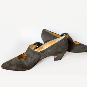 Enzo Angiolini Grey Suede Shoes w/the ‘it’ heel